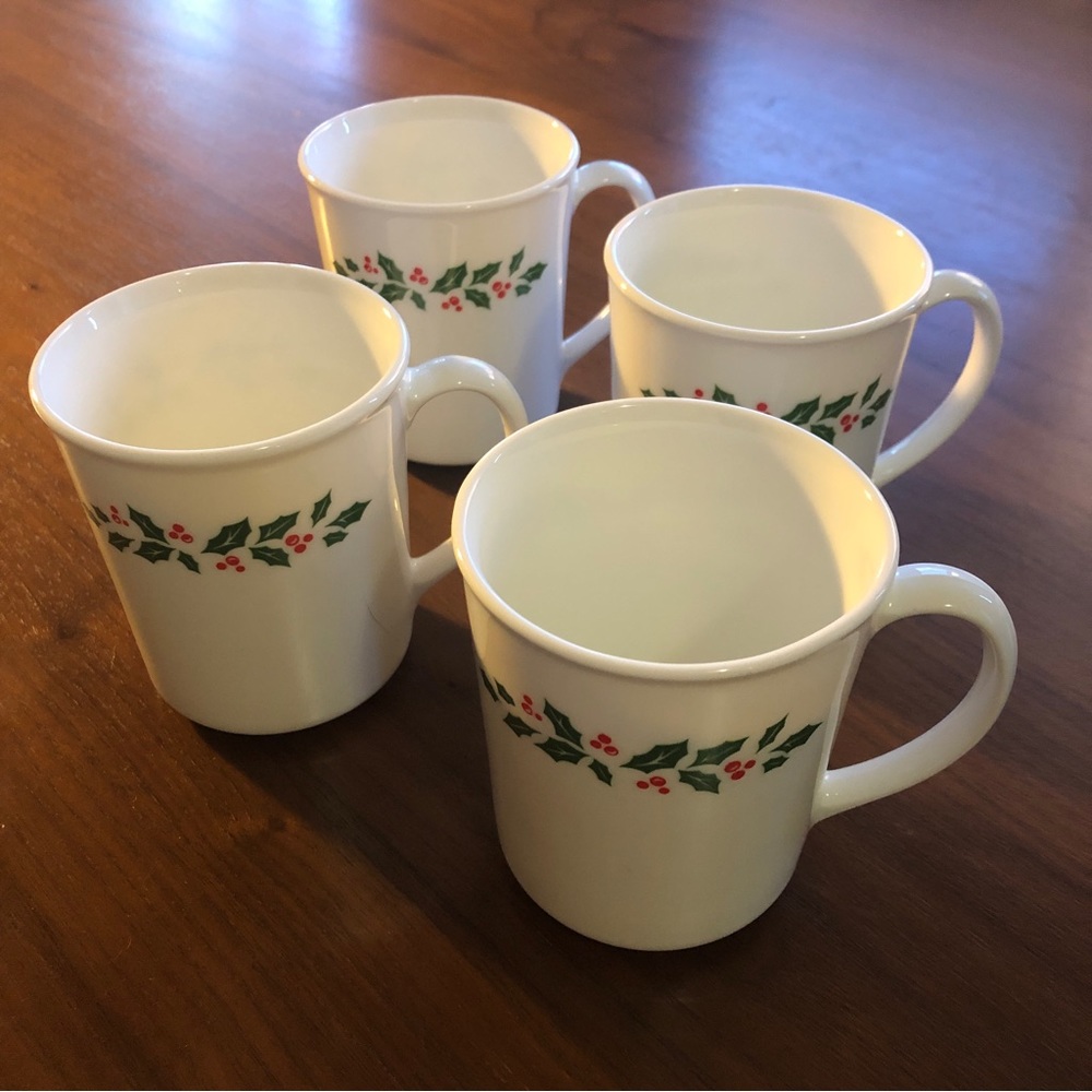 Corningware Christmas Mug Set